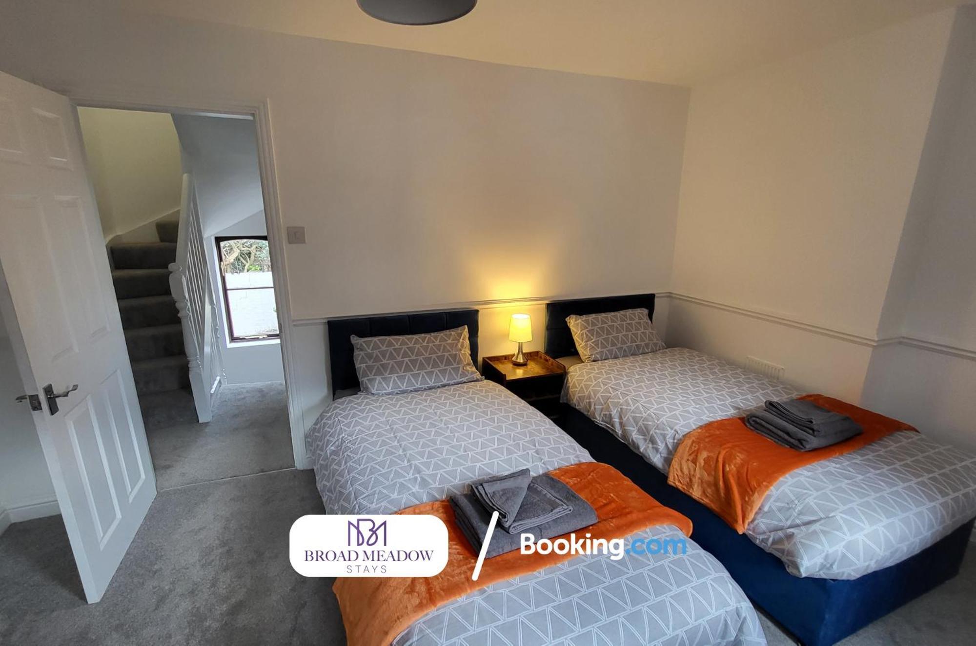 Last-Minute Offers L 3-Bed House By Broad Meadow Stays L Short Lets L Family, Business, Students L Lincoln L Parking ภายนอก รูปภาพ