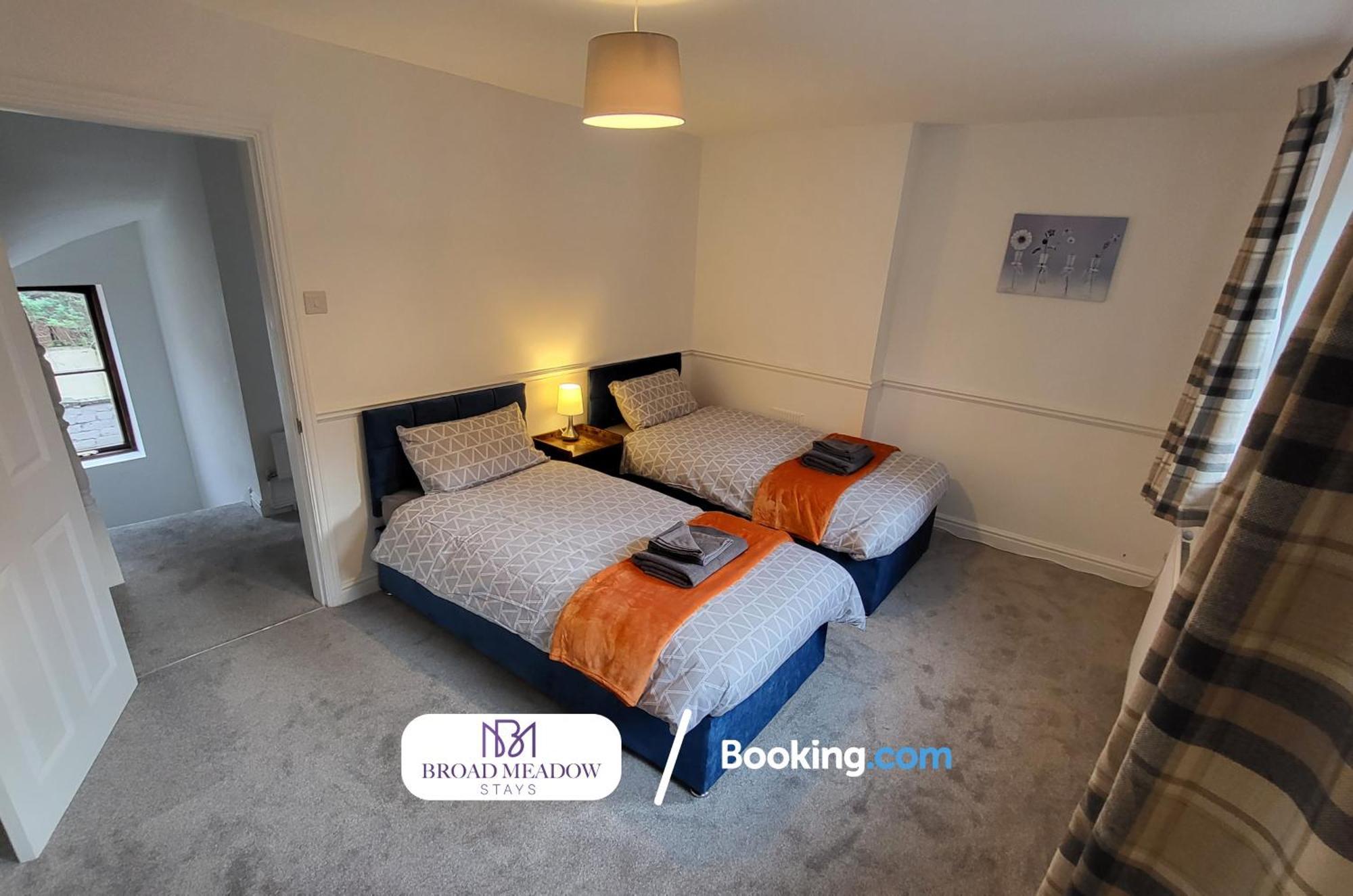 Last-Minute Offers L 3-Bed House By Broad Meadow Stays L Short Lets L Family, Business, Students L Lincoln L Parking ภายนอก รูปภาพ